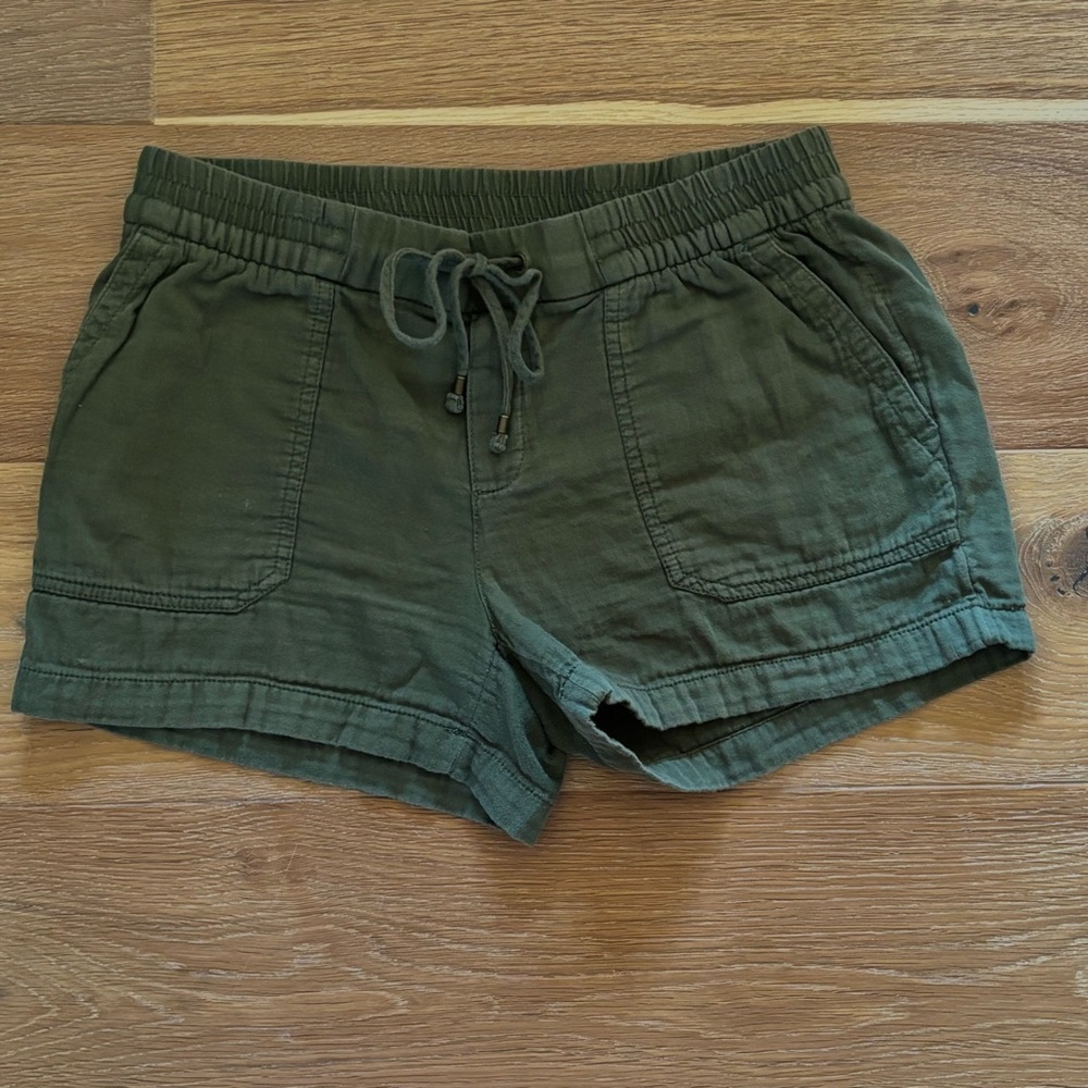 Old Navy Medium Olive Green Women's Casual Shorts